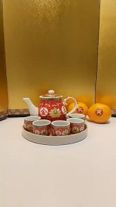 ชุดถ้วยน้ำชาจีนกังไส5ถ้วยกาน้ำชาพร้อมจานรองลายอักษรมงคลทรงผอม