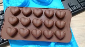 KHUÔN SILICON LÀM THẠCH ĐỔ SOCOLA HÌNH TRÁI TIM 15 Ô