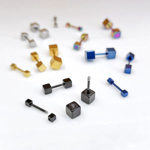 Black Titanium Steel Square Earrings Anti-Allergy Sleepwear Suitable for Men And Women Non-Removable Fashion Jewelry Ear Studs