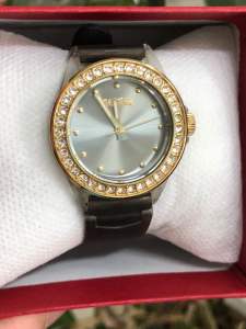 Đồng hồ nữ Folli Follie Nhật bản. size 35mm. Hàng si Nhật bản.