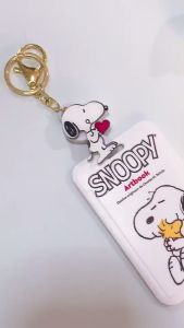 SNOOPY W ที่ใส่บัตร ที่ห้อยบัตร พร้อมที่ใส่บัตร สายห้อยดึงยืดออก โยโย่ มีก้ามปูสวยงาม SNOOPY W ขนาด 4x4x1.5 cm ที่ใส่บัตรขนาด5.5x8.5CM งานสวย BY PMY SHOP