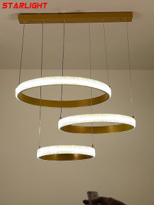 Lampu gantung ruang tamu Lampu gantung 3 cincin Lampu gantung LED remote control 3 warna Emas / Hitam Lampu gantung sederhana modern Nordik Lampu gantung kamar lamp