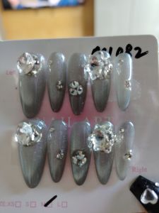 (FREE TOOLKIT ) 10 PCS PRESS ON NAILS. HANDMADE NAILS SIZE M