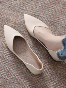 รองเท้าส้นแบนแบบสวมหัวแหลม ทรงหัวมน สำหรับผู้หญิง หนังนิ่ม ระบายอากาศได้ดี ทรงปากลึก รองเท้าแฟชั่นฤดูใบไม้ร่วง 2025