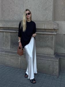 French Luxury ผ้าซาติน หางปลาครึ่ง กระโปรง ผู้หญิง ฤดูร้อน สูง เอว เรียวยาว เดรส ลื่น Wrap Arm Mermaid ชุดราตรี