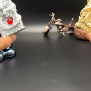 HỘP QUẸT BẬT LỬA ZIPPO XĂNG ĐÁ KHẮC NỔI HÌNH RỒNG QUẤN NGỌC CẦM NẶNG TAY