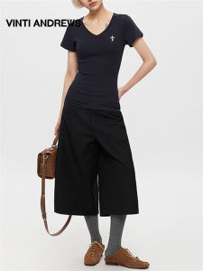 Fitted Waist V-Neck Tight Fitting T-Shirt