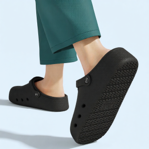 Molly | Non-slip Anti-odor Needle-proof Medical Slipper Men