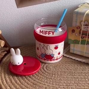 Attractive Glass Cup With Lid and Straw for Home and Office Use