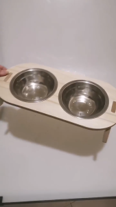 Petcho ชามอาหารสัตว์เลี้ยง ชามสแตนเลส ฐานไม้ ยกสูง สำหรับแมวและสุนัข ชามอาหารคู่ ปรับมุมเอียงได้ กันลื่น