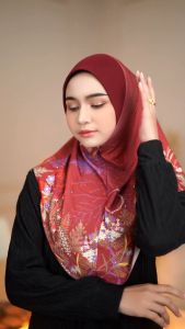 คำละเอียด: ผ้าคลุมฮิญาบแบบสวมสำเร็จ รุ่น MAYSIYA สำหรับการใส่รายอออกงานอิสลามหรือรับแขก HL84 วาริสมูสลิม