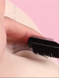 แปรงหวีคิ้ว ชิ้น 1 ราคาต่อ แปรงขนตา หวีโลหะ ด้ามดำ