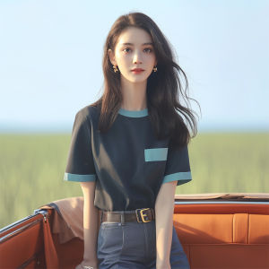 เสื้อยืดคอกลมแขนสั้นผ้าผสมลายตัดเย็บสไตล์เกาหลีสำหรับผู้หญิงในฤดูร้อน เสื้อผ้าทำงานสไตล์เกาหลีสีดำที่สวมใส่สบาย