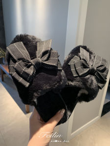 รองเท้าแตะผ้าฝ้ายหนาสำหรับผู้หญิงในบ้าน ฤดูหนาว 2025 รองเท้าแตะขนแกะน่ารักแบบใหม่ รองเท้าแตะยางพารา ความหนาแน่นของขนแกะ สวมใส่สบาย