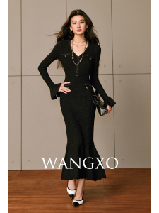 WANGXO | Đầm Vòng Cổ V Tay Loe Đuôi Cá Chất Len Mịn