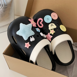 Giày Có Lỗ Nút Đầy Màu Sắc Nữ Ngoài Trời Chống Trơn Trượt Phong Cách Hàn Quốc Dễ Thương Gấu Dép Đi Biển Sọc Mỏng Slip-On Thoải Mái Giày