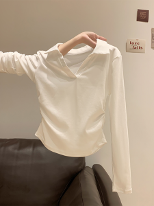 เสื้อยืดคอโปโลผู้หญิงทรงเข้ารูปแขนยาว ทรงเข้ารูป ฤดูใบไม้ร่วง กระดุมหัวเข็มขัด ชั้นใน ขนแกะ แฟชั่นเกาหลี