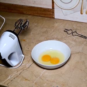 Super Hand Mixer Pengaduk 7 Kecepatan Otomatis Age Lock Free 4 Buah Alat Pengocok