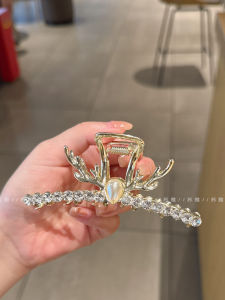 Shiny Diamond Metal Texture Hair Claw Clip Womens Large Quantity Hair Styling Shark Clamp Headwear Original Design Fashionable