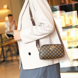 Korean Fashion Single Shoulder Crossbody Bag For Women Multi-layer 3 Zipper Phone Bag For Women