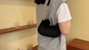 Mini Women Shoulder Bags Fashion Felt Womens Bag Design Advanced Underarm Handbags Mini Saddle Bag