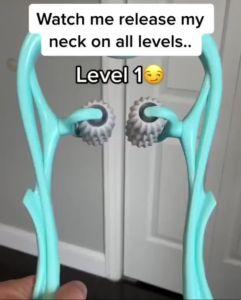 Neck Massager Neck Massage Roller Handheld Massager Shoulder Massage Pain Relief Urut Leher Pengerut Bahu therapy 颈部按摩