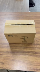 Quạt thổi bụi thổi lá sấy tóc phản lực cầm tay siêu mạnh dùng pin phổ thông lực thổi hơn 1Kg