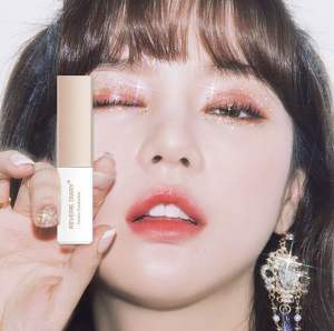 Elevate Your Eye Look with Our Dual-Ended Velvet Eyeshadow Sticks!