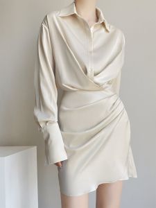 ชุดเดรสคอโปโลแขนยาวทรงเอเข้ารูปสไตล์สตรีท กระโปรงทรงเอเอวสูง ชุดเดรสผู้หญิงฤดูใบไม้ร่วง 2023 ชุดเดรสผู้หญิงสุดหรูหรา