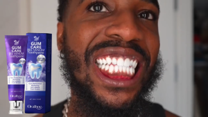 Oralhoe Bee Venom Whitening Toothpaste repairs cavities cleans teeth removes plaque effectively removes stains freshens breath and whitens teeth.