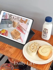 โต๊ะกาแฟ 2ชั้น มีล้อ เคลื่อนที่ได้อย่างอิสระ โต๊ะเล็กข้างโซฟา โต๊ะข้างเตียง อเนกประสงค์ ของตกแต่งบ้าน สไตล์นอร์ดิก