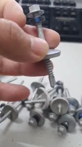 Vít mạ kẽm nhúng nóng chuyên bắn tôn.6cm4cm hàng xịn đảm bảo chất lượng.[1kg]