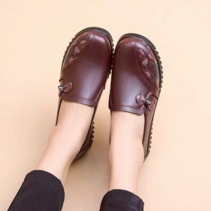 SHIPAILUO | Comfortable Soft Bottom Genuine Leather Slip-On Flat Shoes For Women Casual Spring Shoes Anti-Slip Elderly Women Shoes
