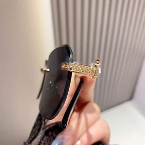 Dairona Eyewear ‖ Kacamata Hitam Sunglasses UV400 Pria Wanita Polarized Metal+PC Fashion Trendy Cassual Glasses Bentuk Kotak ‖ 8047