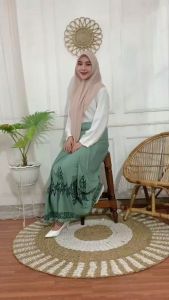 Sarung Santri Motif Batik Mega Mendung Kain Rayon Adem Lembut Nyaman Di Kulit