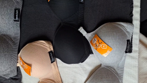 ชุดชั้นใน สีโทน  MUJI น้องมากับความเบสิค บอกเลย สวยมากค่า ผ้าคอตตอน ระบายอากาศดีเลิสคะแม่ ไม่มีโครงไม่เจ็บทรงจ้า