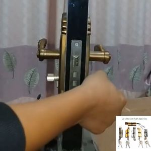 Ruột khóa cửa thay thế kèm 3 chìa khóa có nhiều mẫu cho khách chọn khóa 1 bên