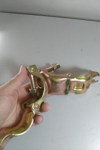 KLEM STEGER HIDUP BERPUTAR KLEM PIPA SCAFOLDING SKAFOLDING BRAKET PIPA 1.5 INCH SWIVEL SCAFFOLDING CLAMP