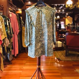 Tara Tunik by Dian Pelangi LIMITED EDITION Baju Blouse Atasan Kemeja Blus Outfit Casual Formal Kerja Kantor Pesta Pernikahan Kondangan Wanita Hijaber Cantik Anggun Modis Modern Elegan Mewah Model Korea Terbaru Motif Batik Cap Hand Made Kekinian