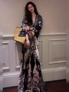 DANTING | Elegant Mature Stylish V-Neck Printed Dress