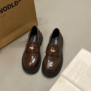 รองเท้าหนังสีน้ำตาลสไตล์อังกฤษย้อนยุคสำหรับผู้หญิง รองเท้าลำลองแบบสวม ส้นหนา ทรงหัวมน แฟชั่นฤดูใบไม้ผลิ 2025 รองเท้าหนังสีน้ำตาลแบบสวมสบาย