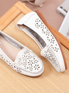 Comfortable Flat Bottom Anti-Slip Soft Sole Hollow out Genuine Leather Cow Tendon Bottom Summer Mom Sandals Breathable Shoes