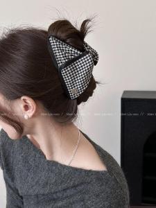 Korean Style Black White Plaid Triangle Hair Claw Womens High End Vintage New Back of Head Bun Hair Clip Hepburn Style