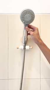 TerraTure Gantungan Shower Kamar Mandi Estetik Dudukan Holder Shower Tempel Cantolan Bracket Shower