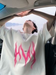 HetingHOME | เสื้อยืดแขนสั้นหลวมๆ สำหรับผู้ชายในช่วงฤดูร้อน เสื้อแขนสั้นแบบไม่มีเพศที่สวมใส่สบายและมีสไตล์สำหรับคู่รัก Hetinghome