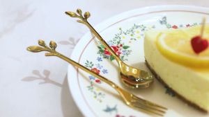 Sudu Kacau Teh & Kopi Warna Emas Tea Coffee Mixing Spoon Gold Color Long Handle Short Handle Dessert Fruit Fork Vintage Teaspoons Leaf Design Tableware