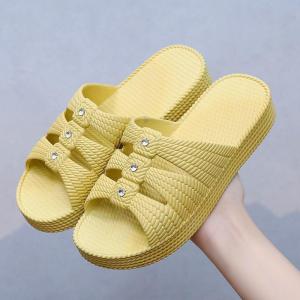 รองเท้าแตะส้นหนาสำหรับผู้หญิงในช่วงฤดูร้อนที่สวมใส่สบาย พื้นนุ่ม กันลื่น รองเท้าแตะแบบสวมสบายสำหรับกลางแจ้ง