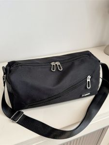 Ins Lightweight Sports Shoulder Bag Womens Crossbody Bag Casual Chic City Style Zipper Closure Soft Canvas Universal Bag