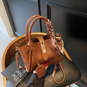 Versatile Retro Small Crossbody Bag Womens Fashionable Texture Silk Scarf Handbag Handheld Tote Bag Stylish Sensation