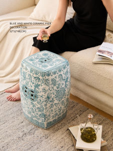 Traditional Chinese Blue and White Porcelain Hand-painted Footstool